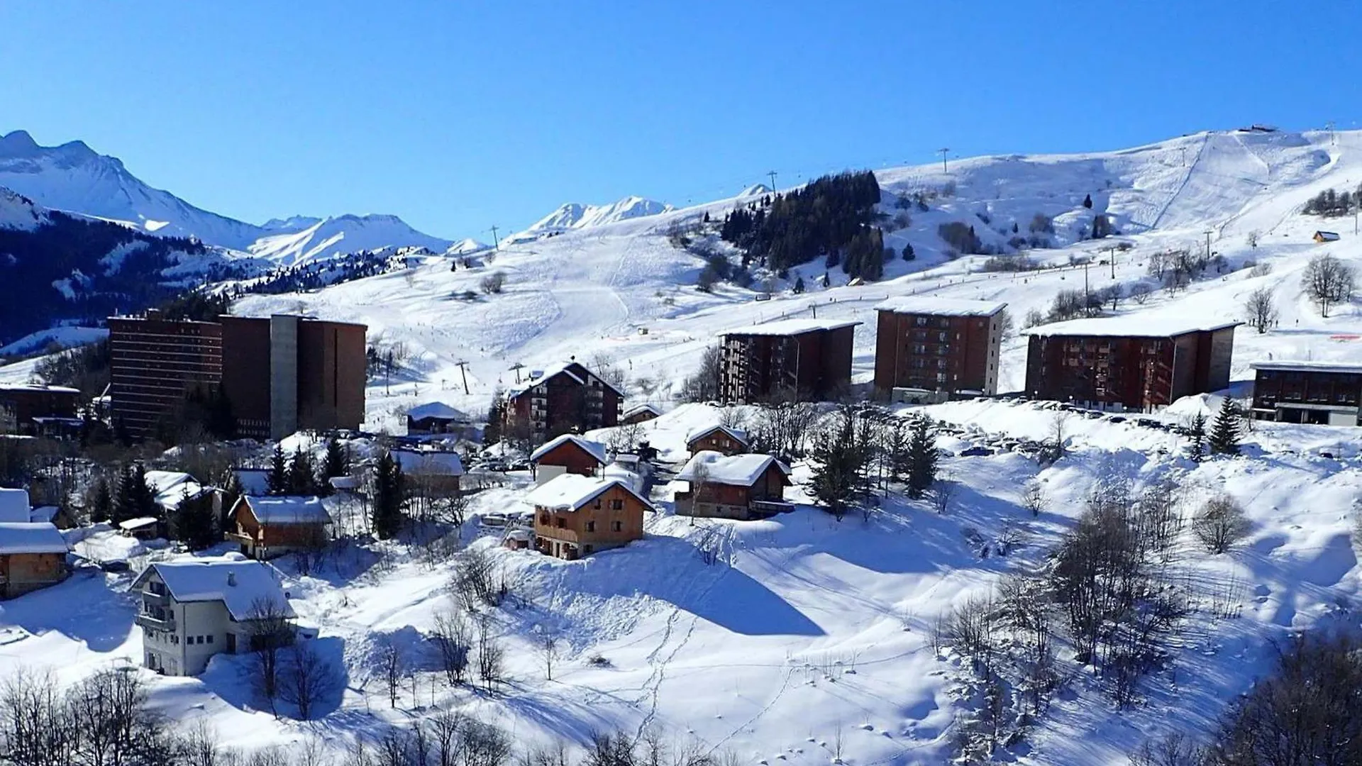 Chalet De Luxe 4* - Tout Confort - Jacuzzi & Sauna - 5 Chambres - Fr-1-267-257 Villarembert 0*,  France